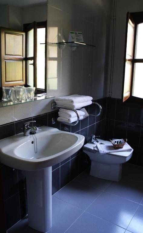Hotel La Boriza Andrín Extérieur photo